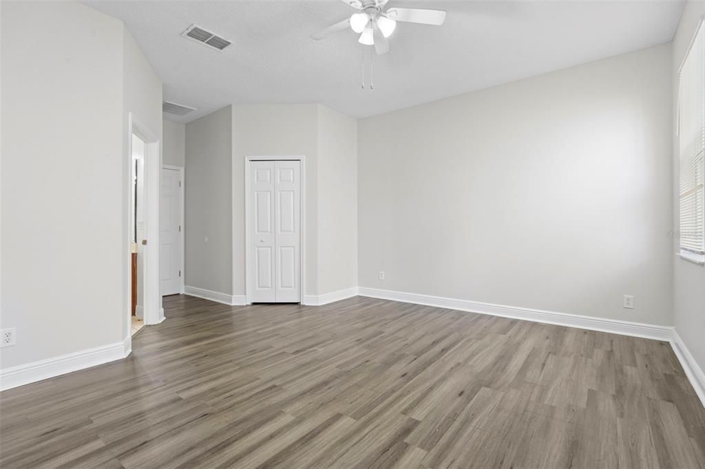 На продажу: $455,000 (4 спален, 2 ванн, 1972 Квадратных фут)