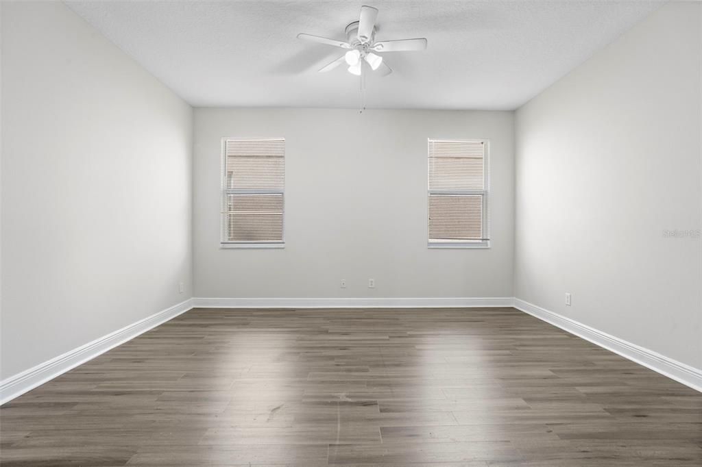 На продажу: $455,000 (4 спален, 2 ванн, 1972 Квадратных фут)