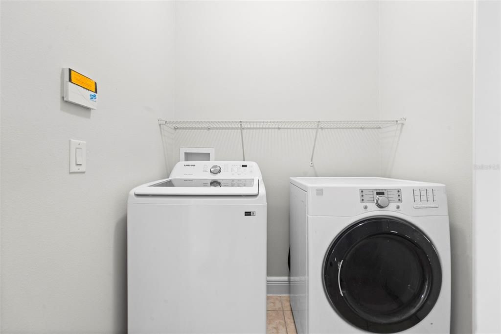 На продажу: $455,000 (4 спален, 2 ванн, 1972 Квадратных фут)