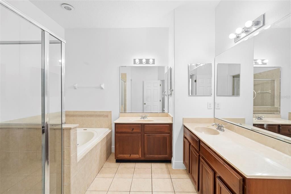 На продажу: $455,000 (4 спален, 2 ванн, 1972 Квадратных фут)