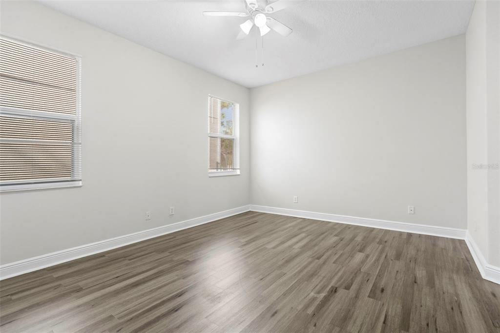 На продажу: $455,000 (4 спален, 2 ванн, 1972 Квадратных фут)