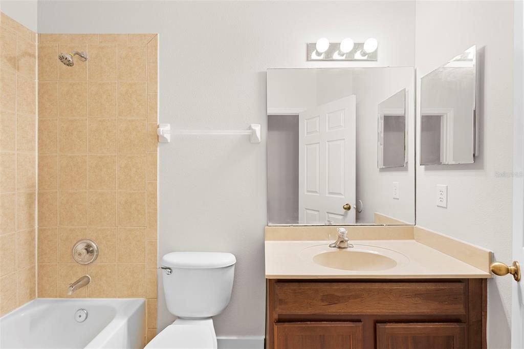 На продажу: $455,000 (4 спален, 2 ванн, 1972 Квадратных фут)