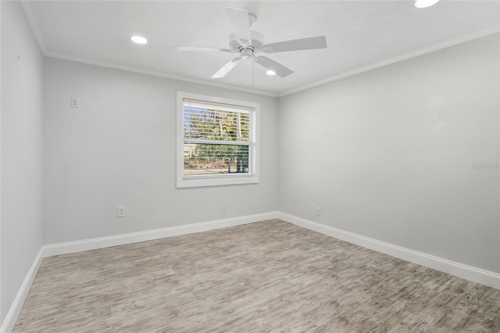 For Sale: $399,900 (2 beds, 2 baths, 1275 Square Feet)