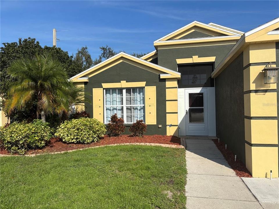 For Sale: $439,900 (4 beds, 2 baths, 1685 Square Feet)