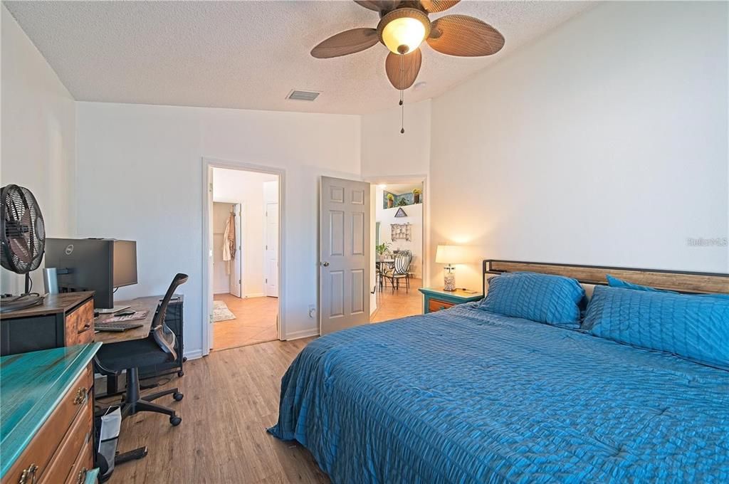 For Sale: $439,900 (4 beds, 2 baths, 1685 Square Feet)