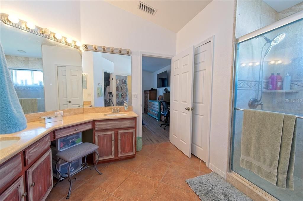 For Sale: $439,900 (4 beds, 2 baths, 1685 Square Feet)