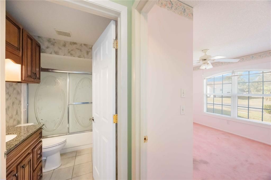 На продажу: $385,000 (2 спален, 2 ванн, 1712 Квадратных фут)