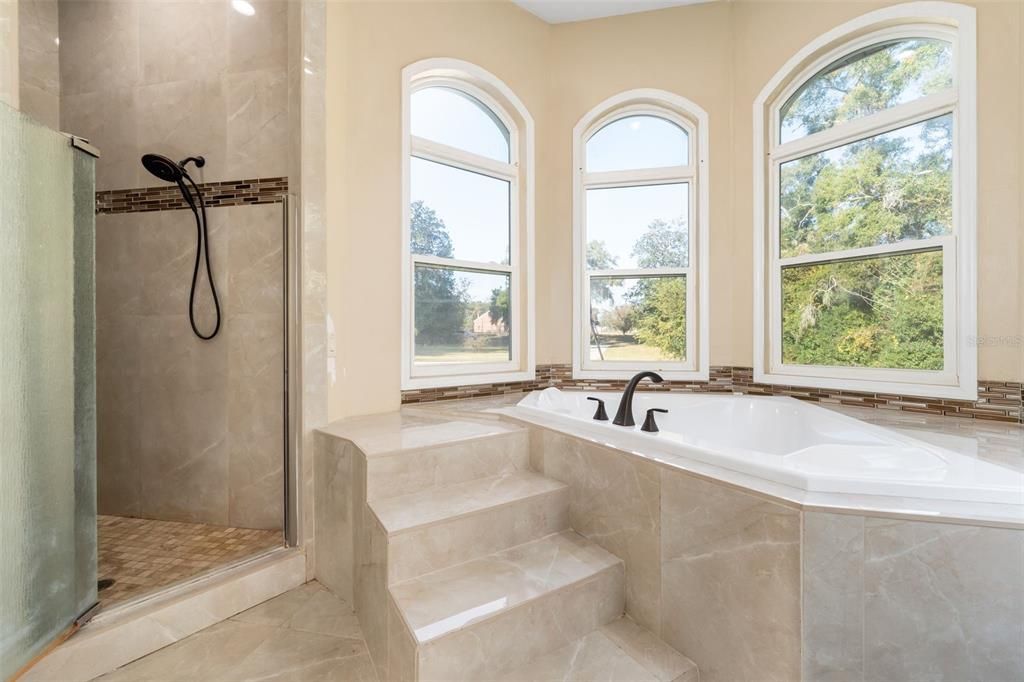 En Venta: $845,000 (3 camas, 3 baños, 3478 Pies cuadrados)