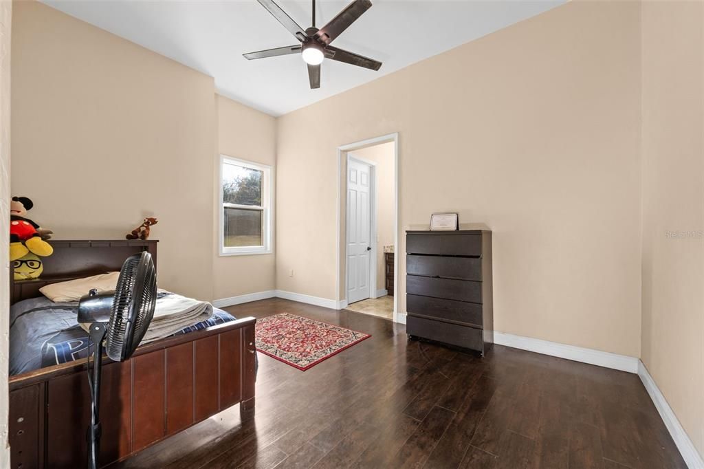 En Venta: $845,000 (3 camas, 3 baños, 3478 Pies cuadrados)