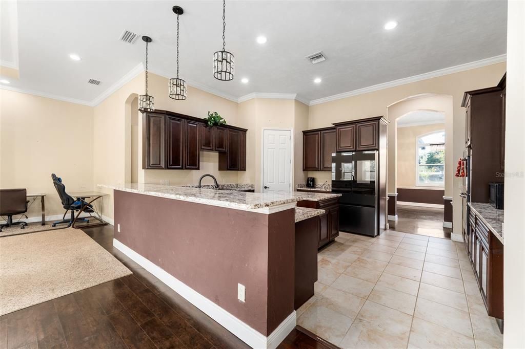 En Venta: $845,000 (3 camas, 3 baños, 3478 Pies cuadrados)