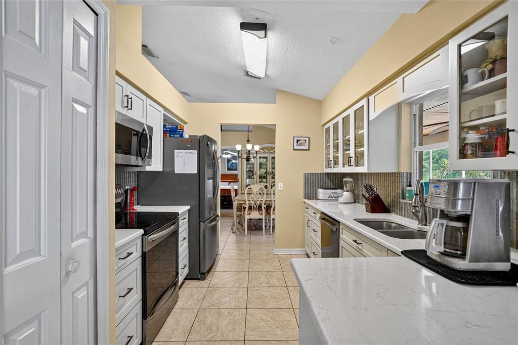 На продажу: $500,000 (3 спален, 2 ванн, 1992 Квадратных фут)