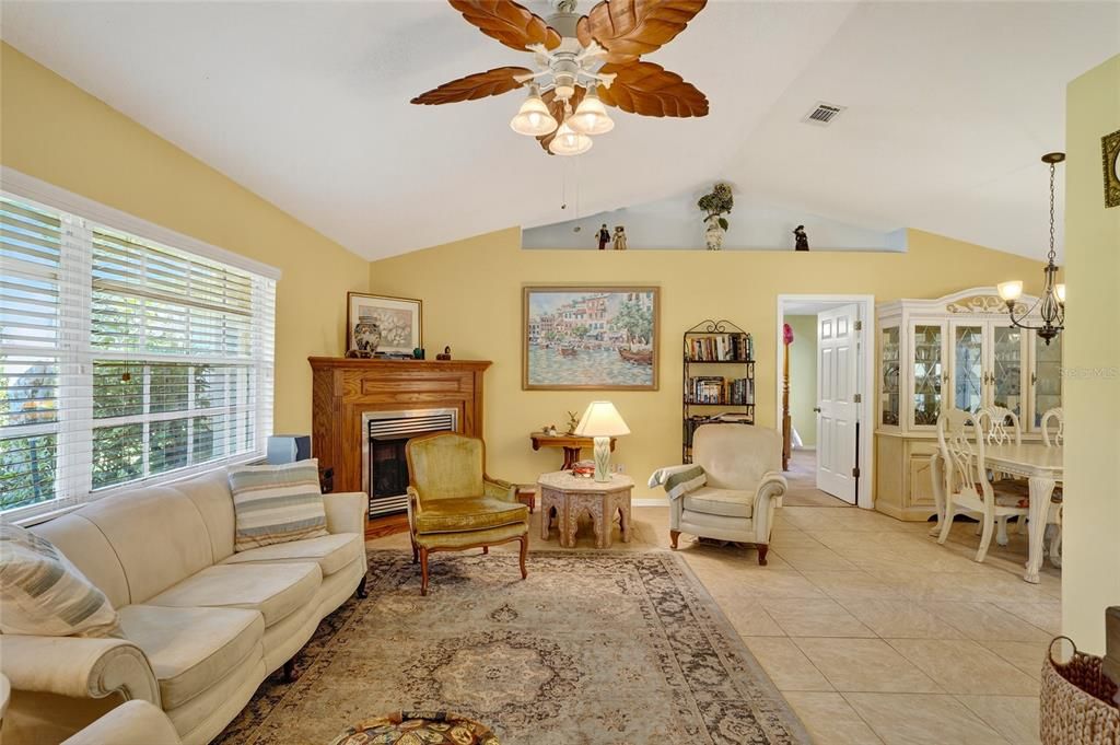 На продажу: $500,000 (3 спален, 2 ванн, 1992 Квадратных фут)