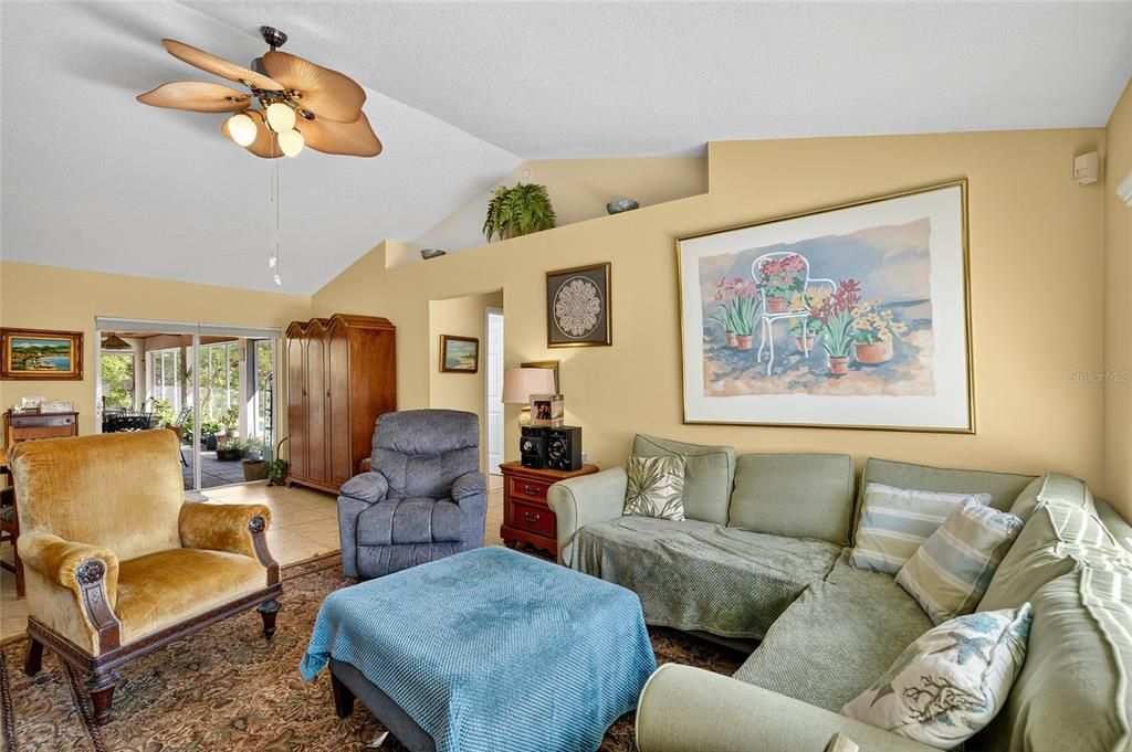 На продажу: $500,000 (3 спален, 2 ванн, 1992 Квадратных фут)