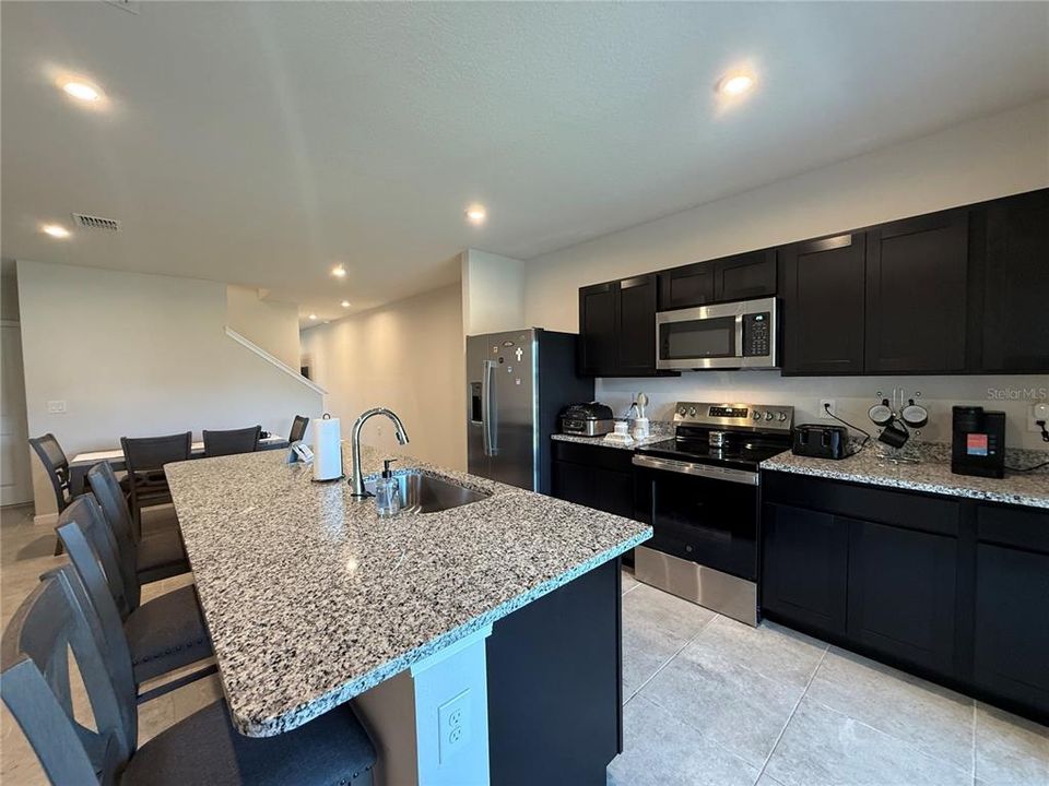 En Venta: $300,000 (3 camas, 2 baños, 1624 Pies cuadrados)