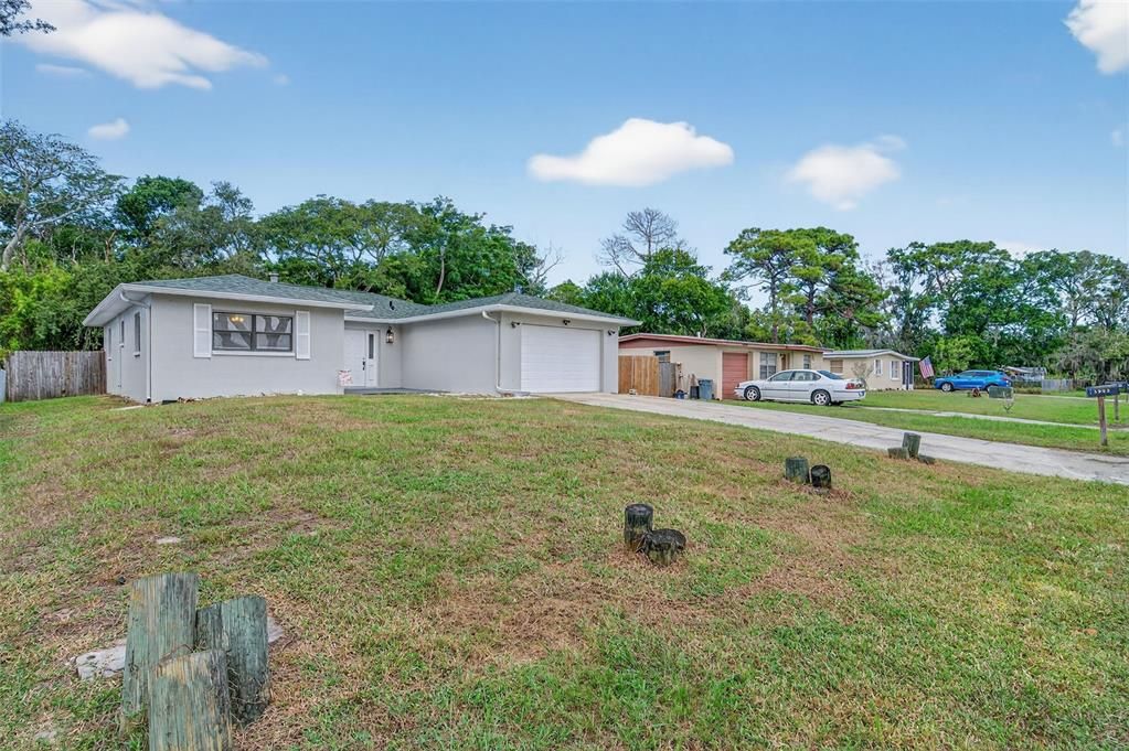 На продажу: $310,000 (2 спален, 2 ванн, 1335 Квадратных фут)