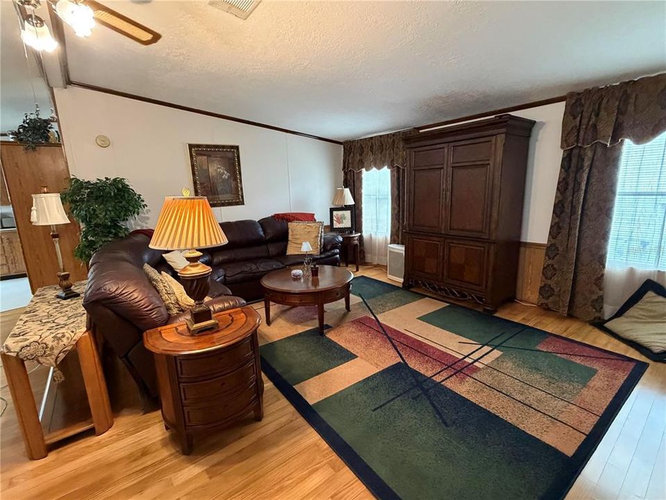 待售: $219,900 (3 贝兹, 2 浴室, 1512 平方英尺)