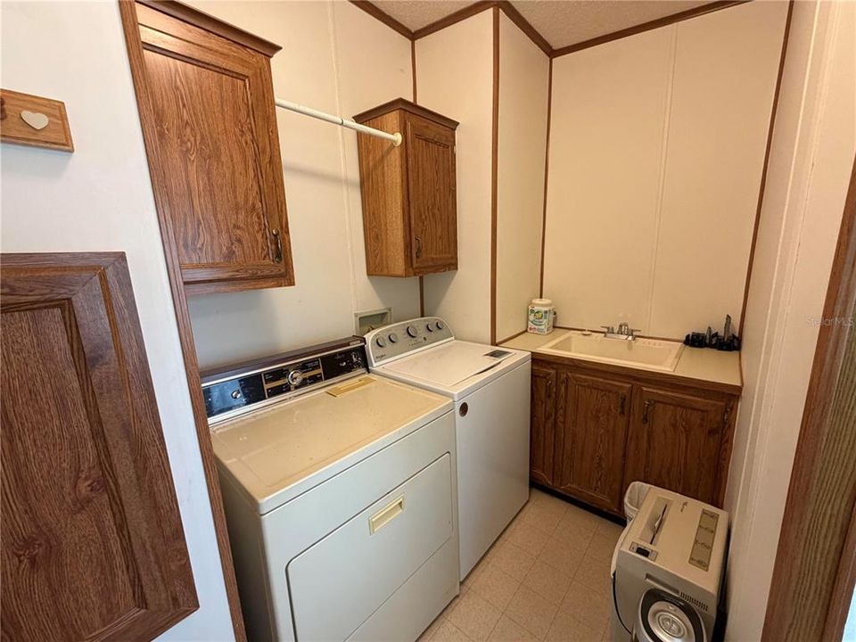 待售: $219,900 (3 贝兹, 2 浴室, 1512 平方英尺)