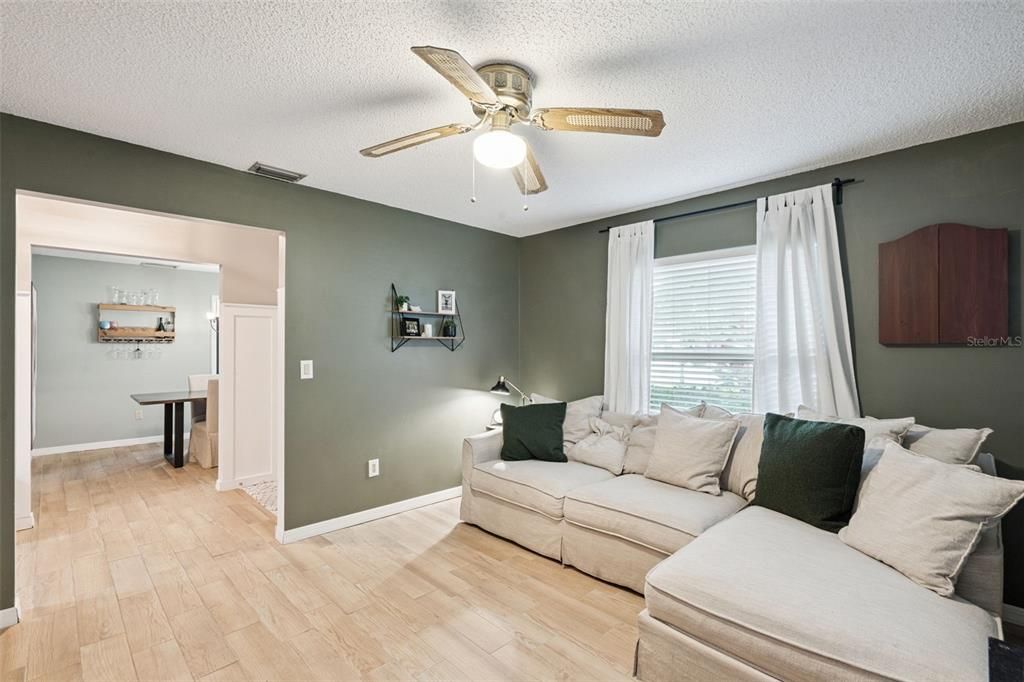 待售: $449,500 (3 贝兹, 2 浴室, 1664 平方英尺)