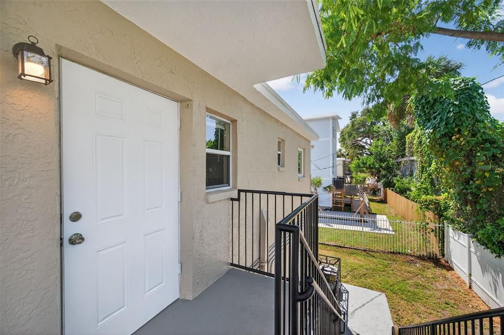 出租: $1,345 (2 贝兹, 1 浴室, 650 平方英尺)