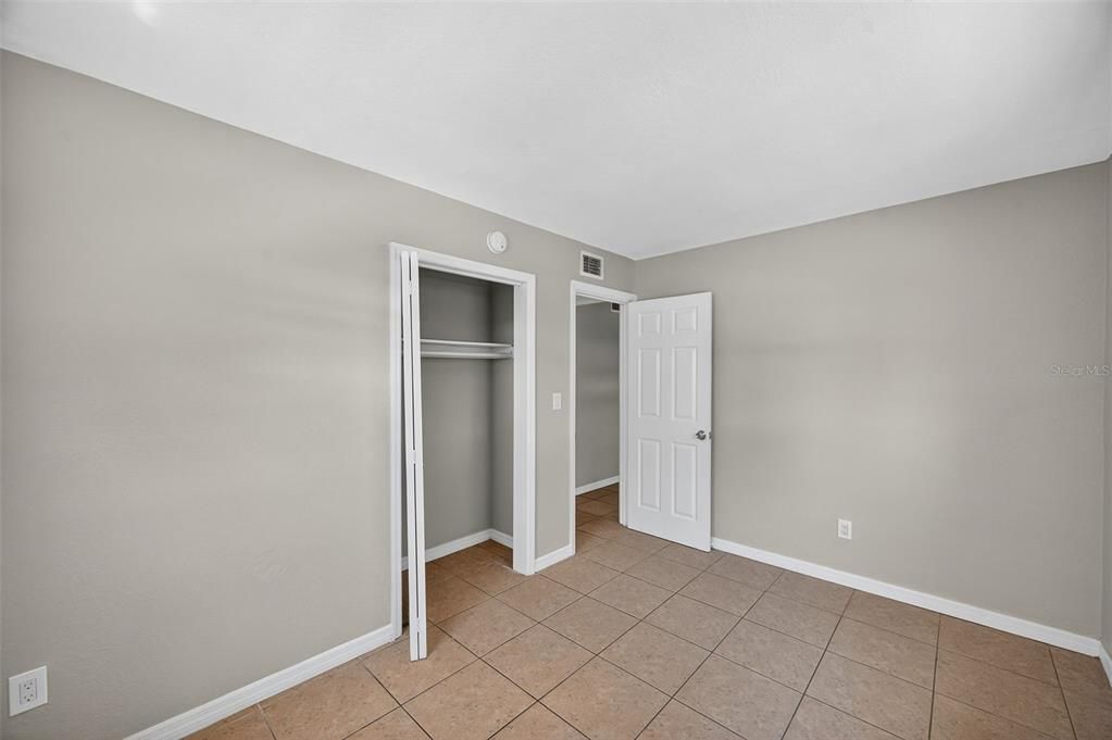 出租: $1,345 (2 贝兹, 1 浴室, 650 平方英尺)