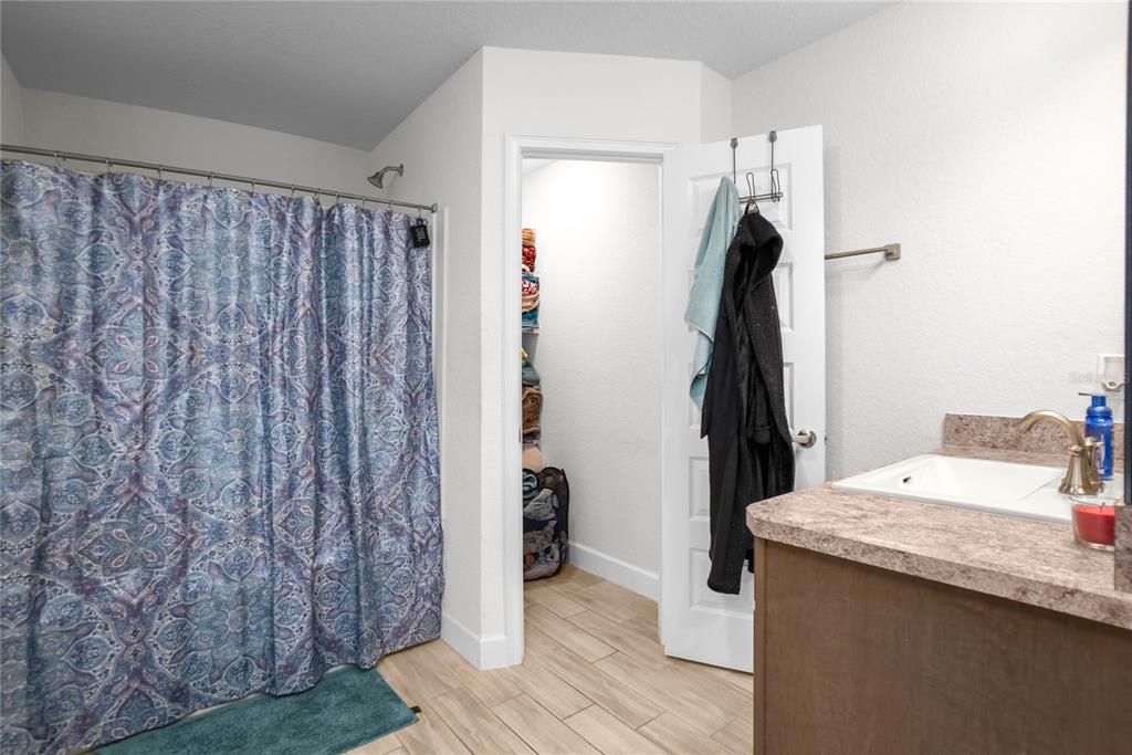 待售: $280,000 (3 贝兹, 2 浴室, 1980 平方英尺)