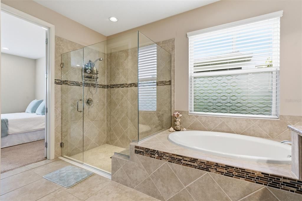 待售: $470,000 (4 贝兹, 3 浴室, 2403 平方英尺)