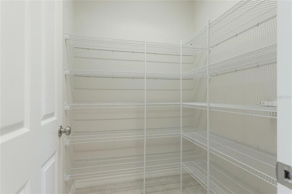 待售: $470,000 (4 贝兹, 3 浴室, 2403 平方英尺)