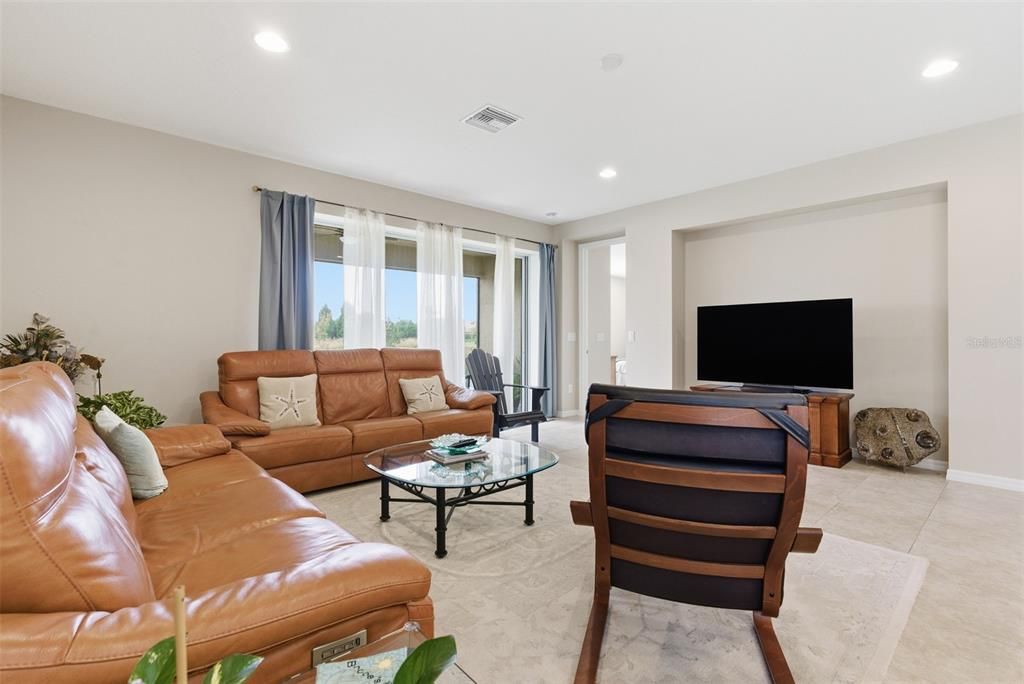 待售: $470,000 (4 贝兹, 3 浴室, 2403 平方英尺)