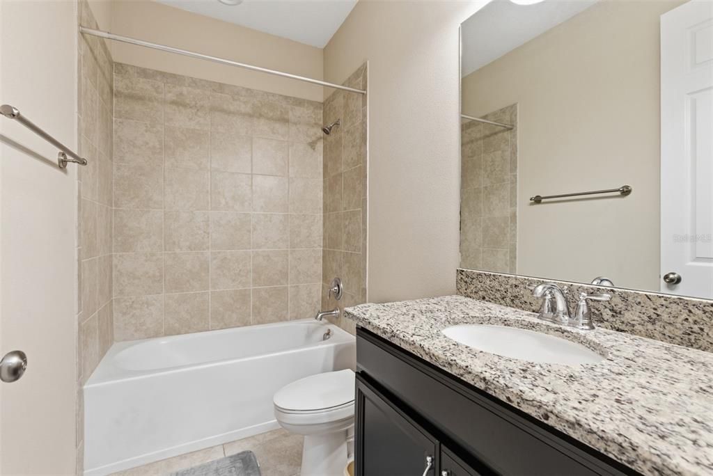 待售: $470,000 (4 贝兹, 3 浴室, 2403 平方英尺)