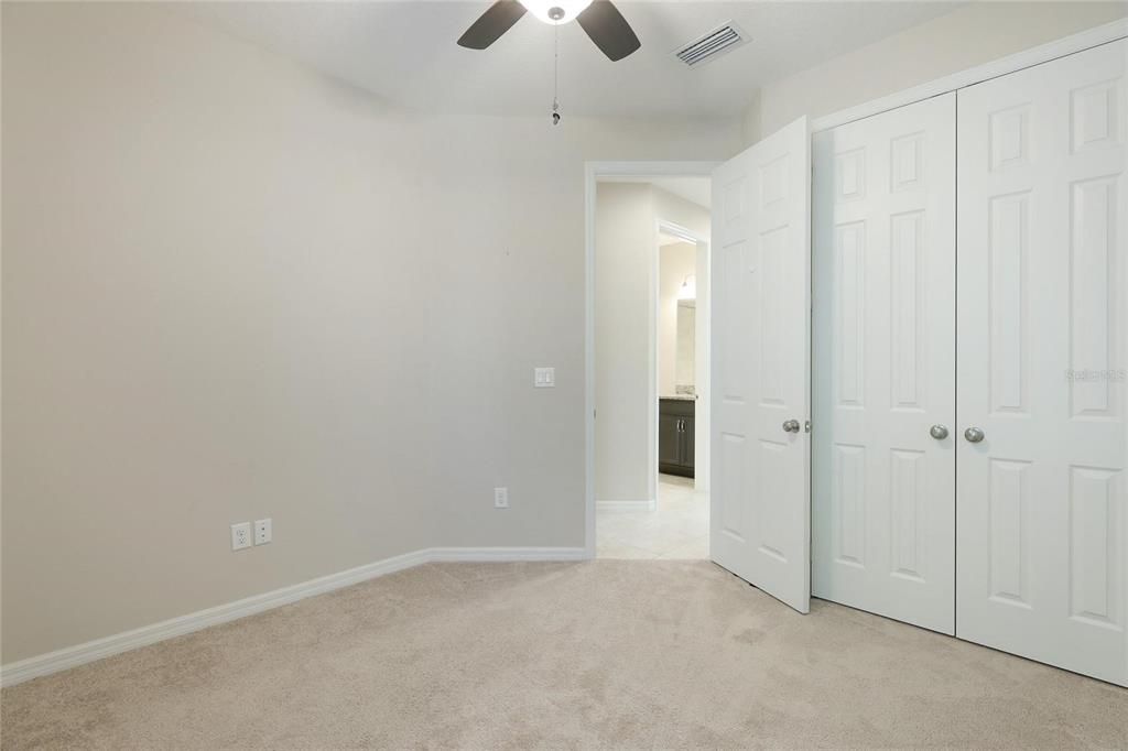 待售: $470,000 (4 贝兹, 3 浴室, 2403 平方英尺)