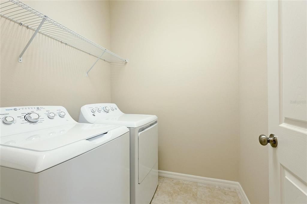 待售: $470,000 (4 贝兹, 3 浴室, 2403 平方英尺)