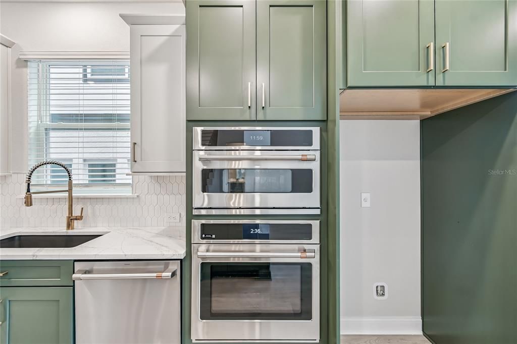 For Sale: $699,990 (4 beds, 3 baths, 2473 Square Feet)