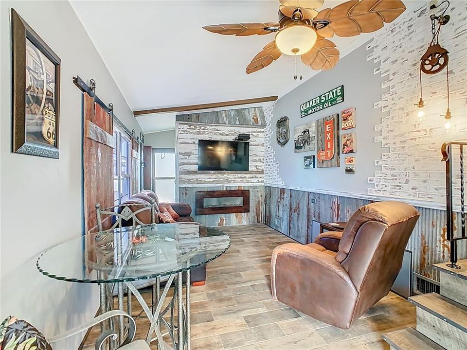 For Sale: $144,000 (1 beds, 1 baths, 656 Square Feet)