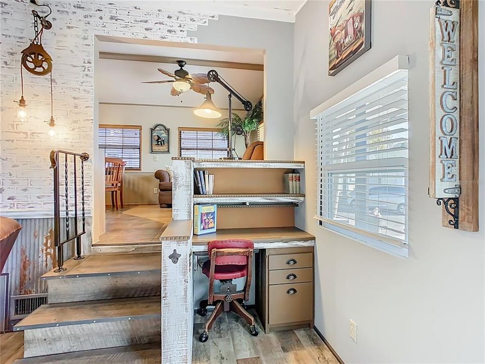 For Sale: $144,000 (1 beds, 1 baths, 656 Square Feet)