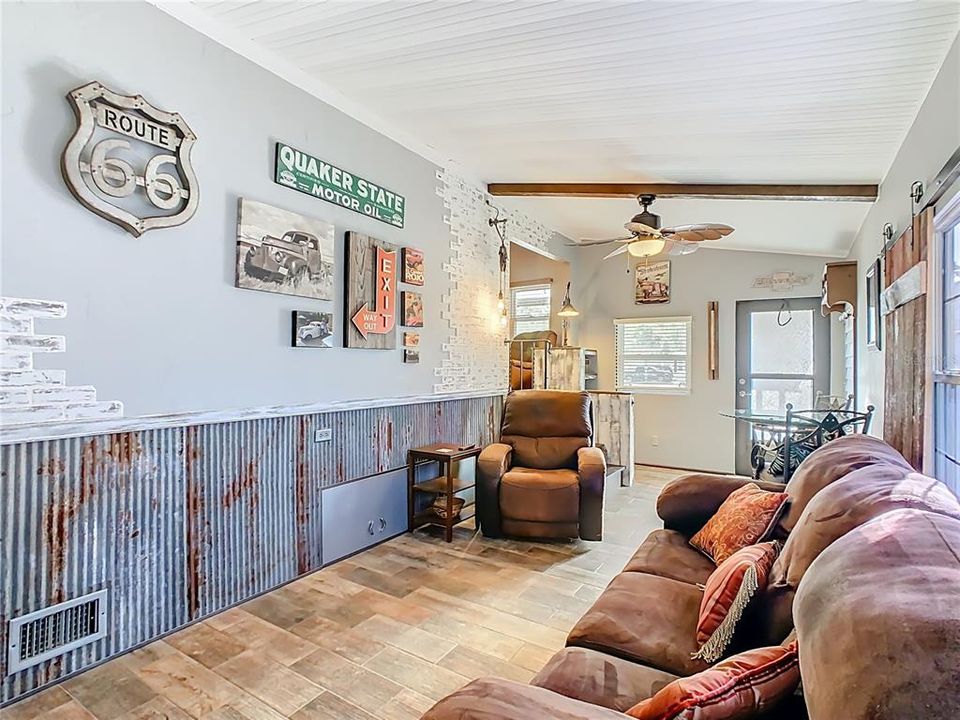 For Sale: $144,000 (1 beds, 1 baths, 656 Square Feet)