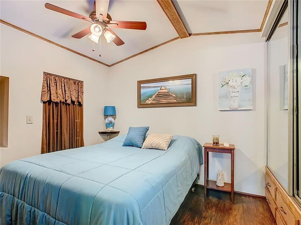 For Sale: $144,000 (1 beds, 1 baths, 656 Square Feet)