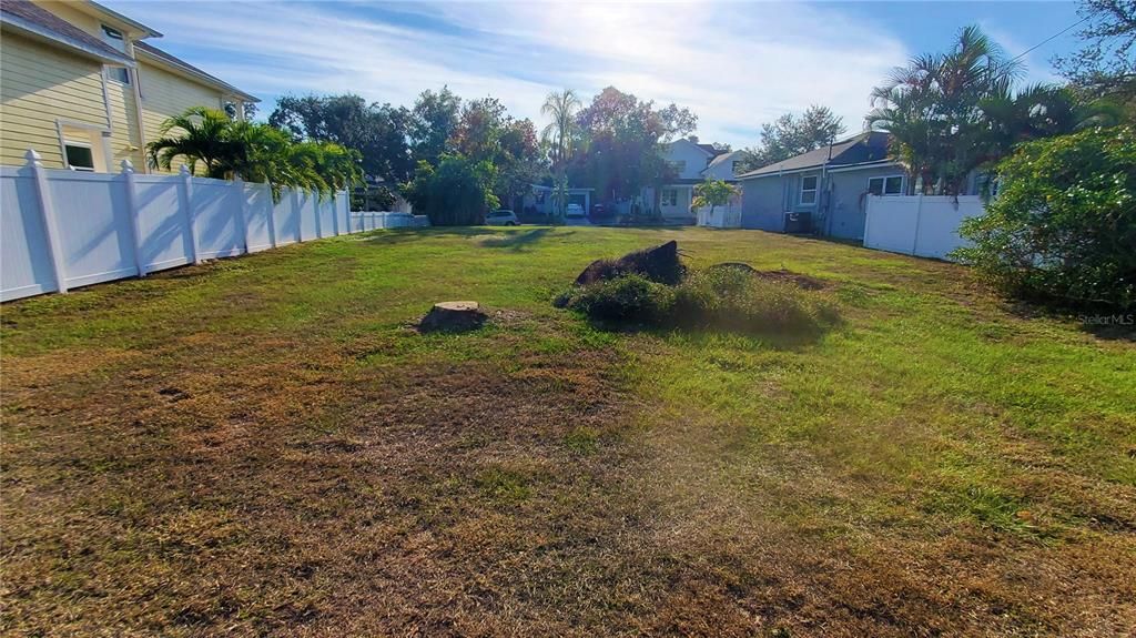 For Sale: $630,000 (0.17 acres)