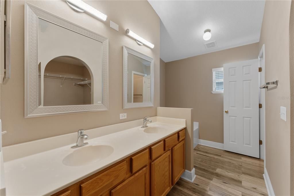 For Rent: $2,100 (3 beds, 2 baths, 1654 Square Feet)