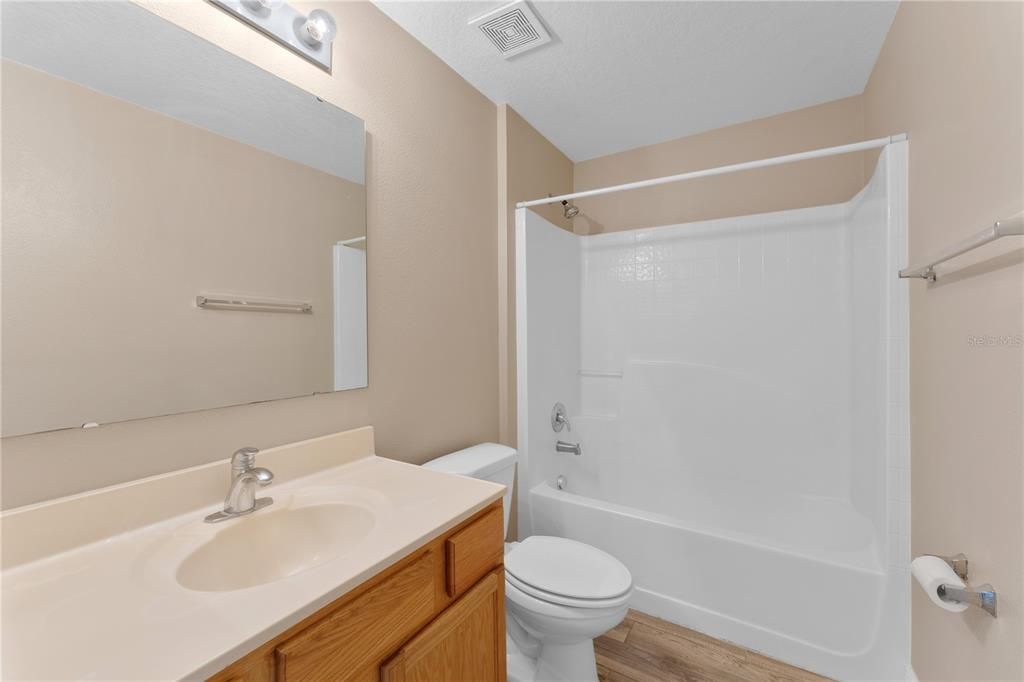 For Rent: $2,100 (3 beds, 2 baths, 1654 Square Feet)