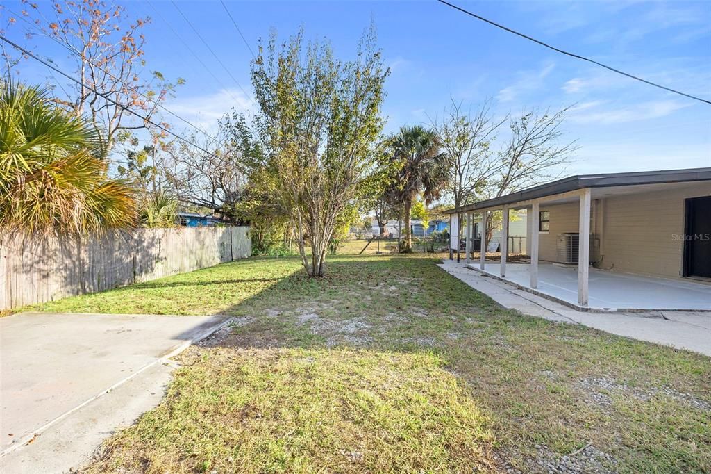 For Sale: $215,000 (4 beds, 2 baths, 1127 Square Feet)