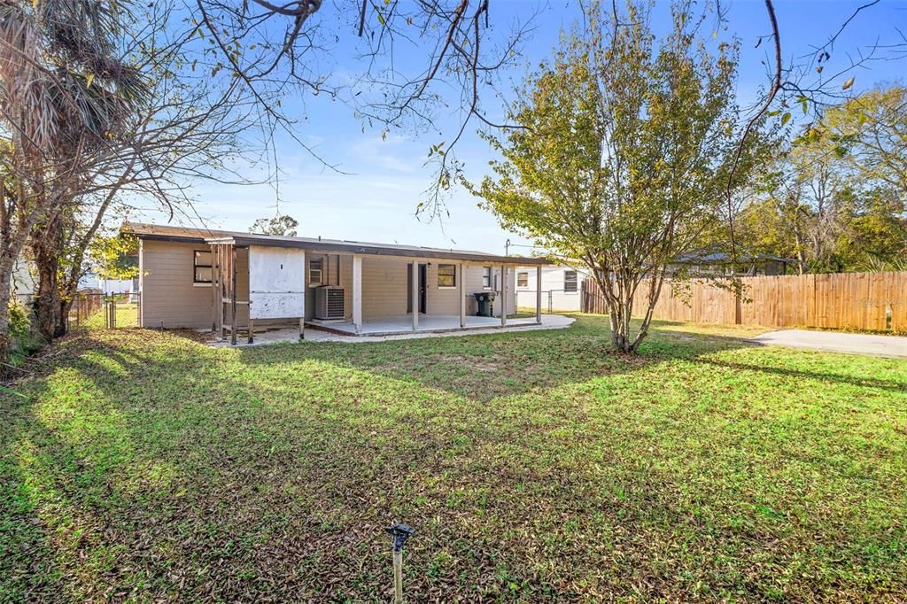 For Sale: $215,000 (4 beds, 2 baths, 1127 Square Feet)