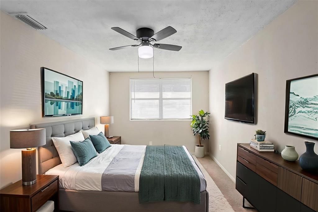 For Sale: $215,000 (4 beds, 2 baths, 1127 Square Feet)