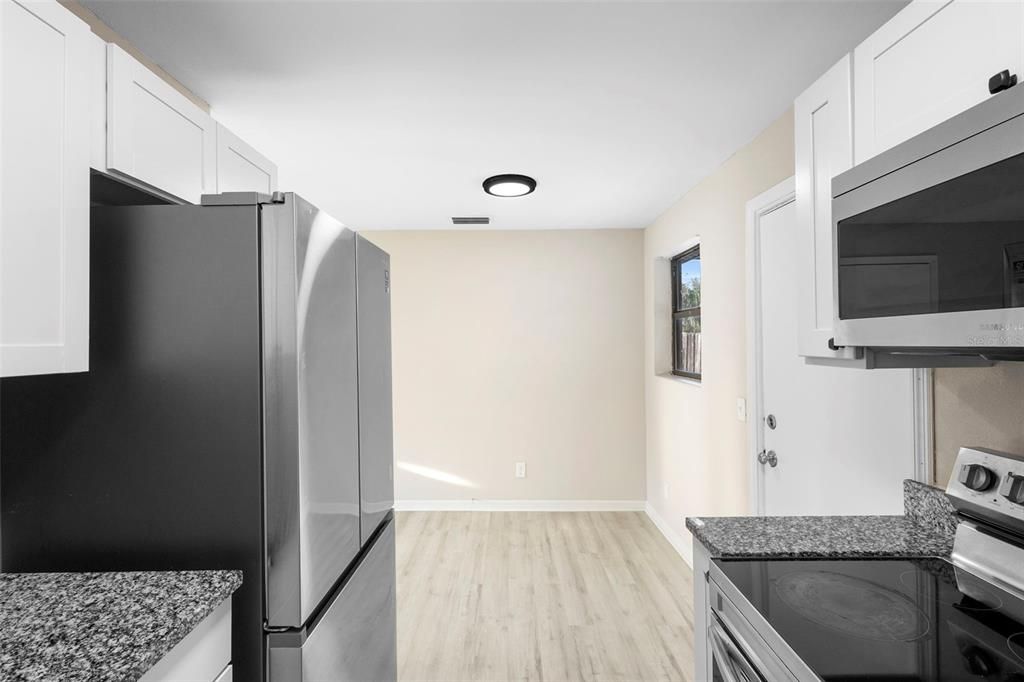 For Sale: $215,000 (4 beds, 2 baths, 1127 Square Feet)