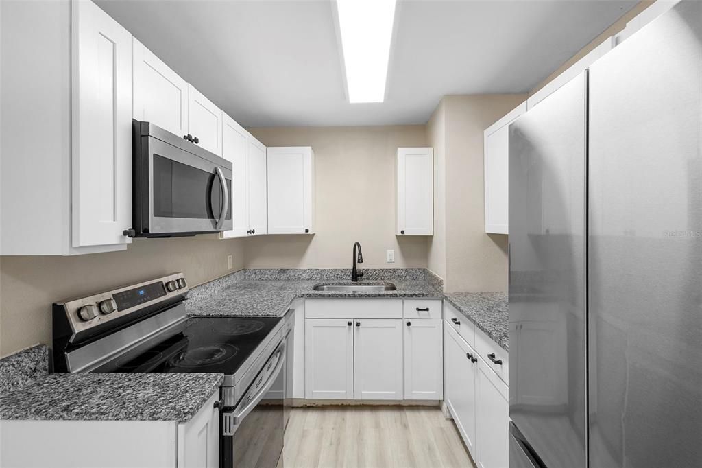 For Sale: $215,000 (4 beds, 2 baths, 1127 Square Feet)