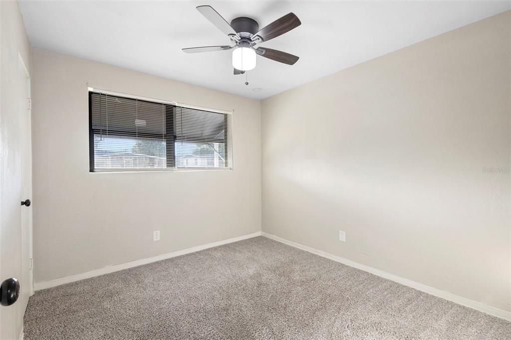 For Sale: $215,000 (4 beds, 2 baths, 1127 Square Feet)