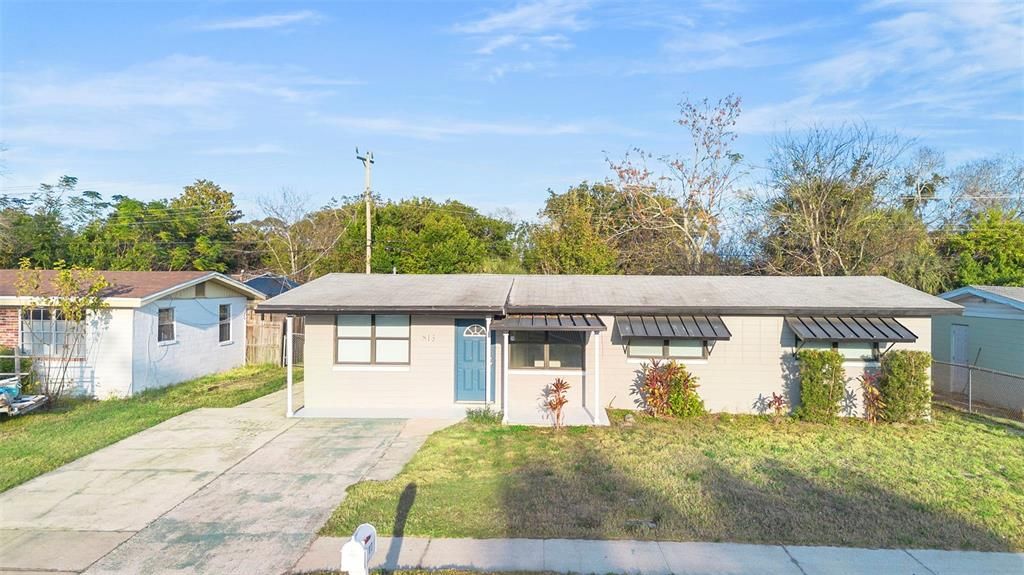 For Sale: $215,000 (4 beds, 2 baths, 1127 Square Feet)