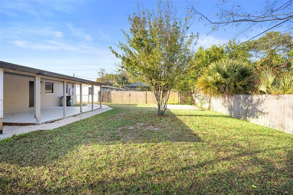 For Sale: $215,000 (4 beds, 2 baths, 1127 Square Feet)