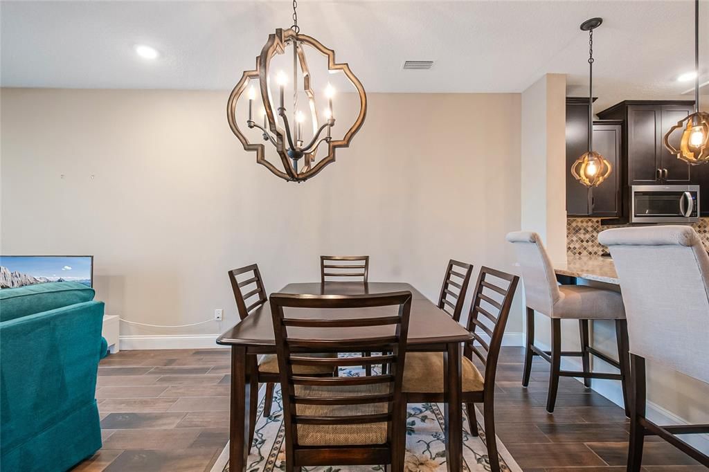 For Sale: $449,995 (2 beds, 2 baths, 1486 Square Feet)