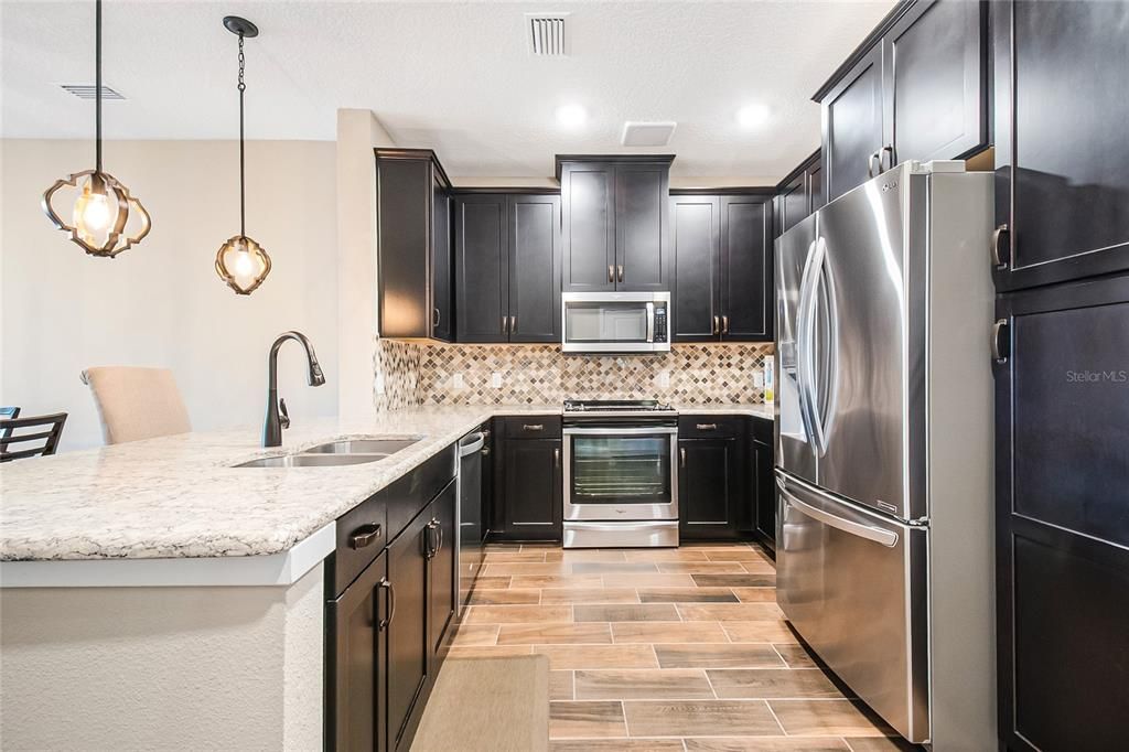 For Sale: $449,995 (2 beds, 2 baths, 1486 Square Feet)