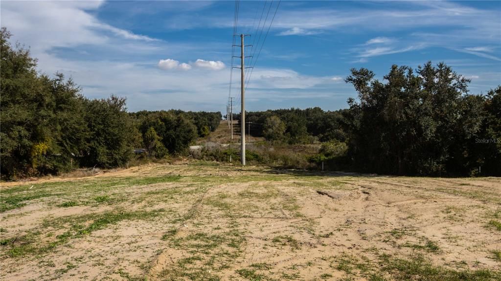 En Venta: $550,000 (3.13 acres)